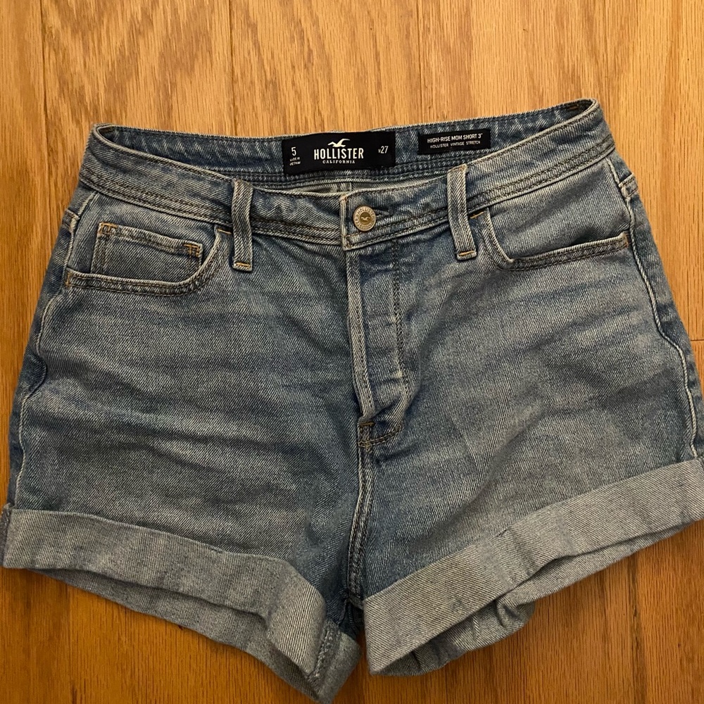 Sold. Hollister mom shorts